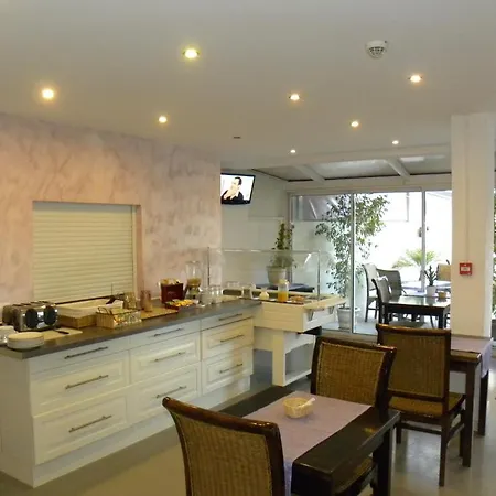 Anglade Szálloda 3*