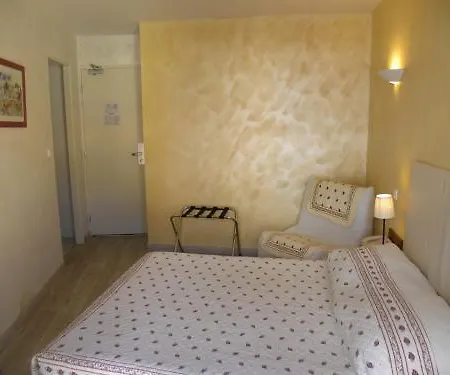 Anglade Otel
