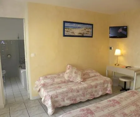 Anglade Otel 3*