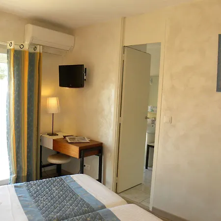 Anglade Otel Le Lavandou