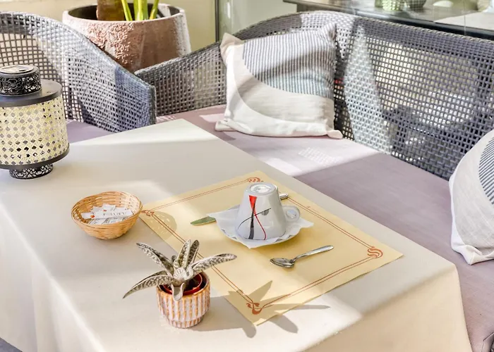 Anglade 3* לה לבאנדו