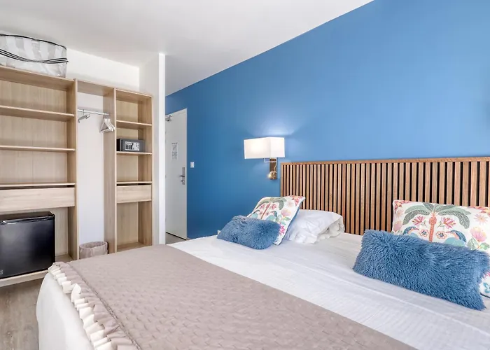 Anglade 3* לה לבאנדו