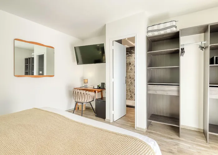 Anglade מלון לה לבאנדו