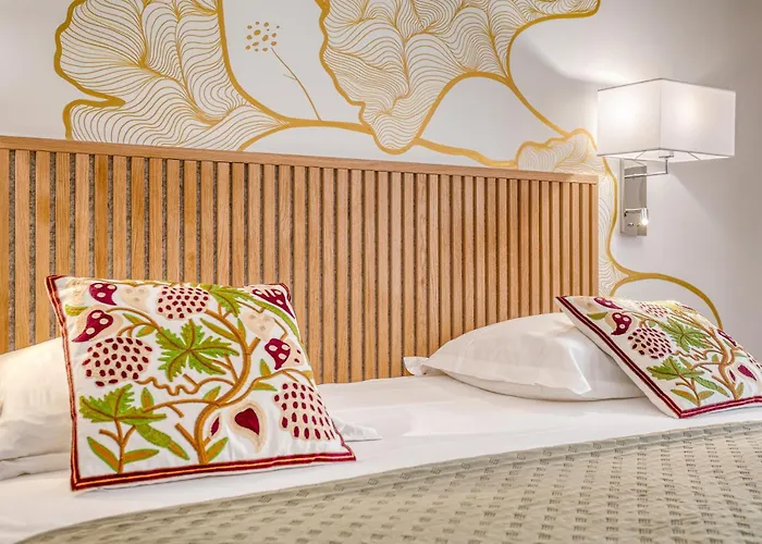 Anglade מלון לה לבאנדו